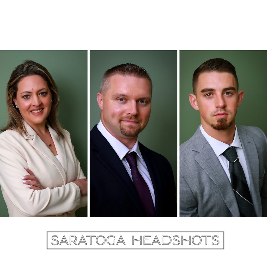 What do recruiters notice first in a headshot?